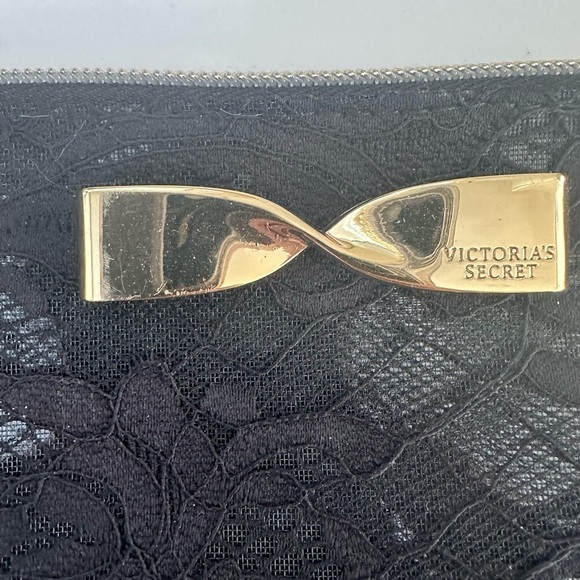 Victoria’s Secret Black Floral Lace Small Clutch 8” X 5” Plastic Lined Gold Bow - Picture 5 of 9